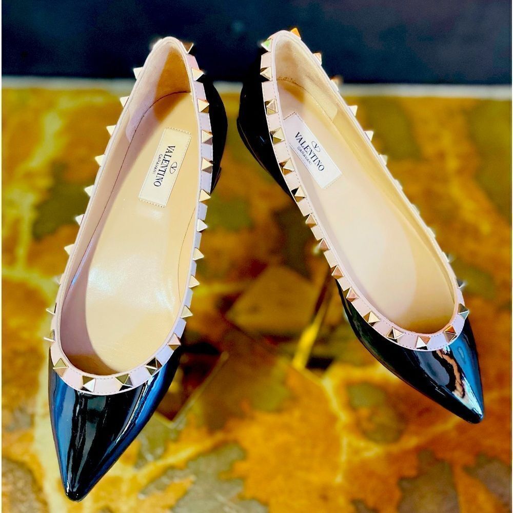New Valentino Rockstud Black Beige Flats